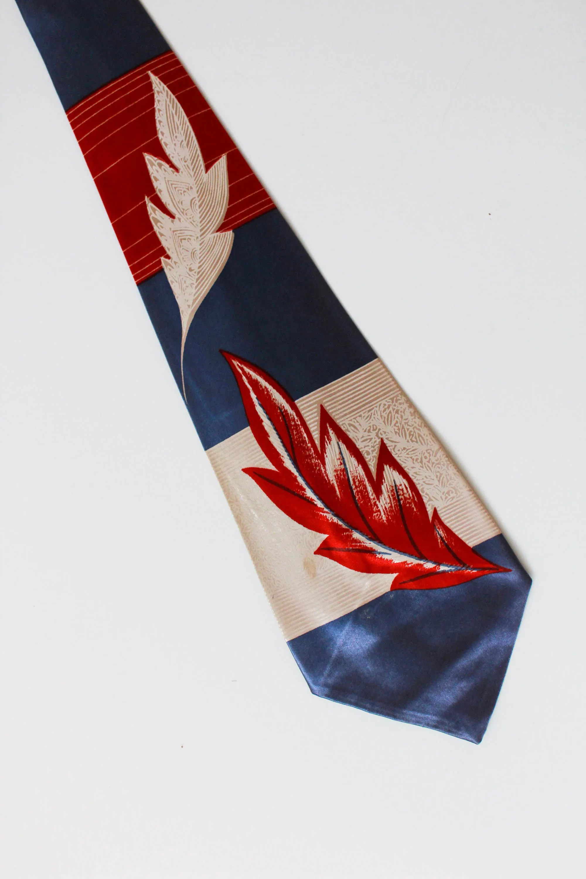 1940s Blue, Beige and Red Leaf Print Rayon Necktie