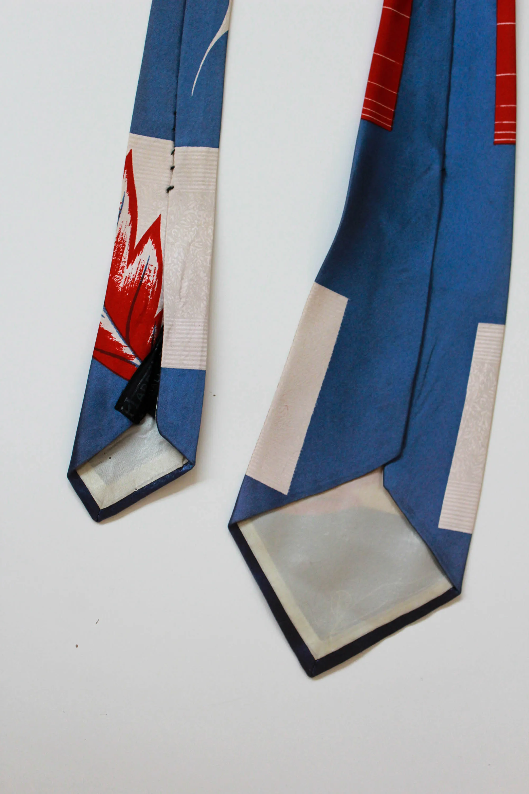 1940s Blue, Beige and Red Leaf Print Rayon Necktie