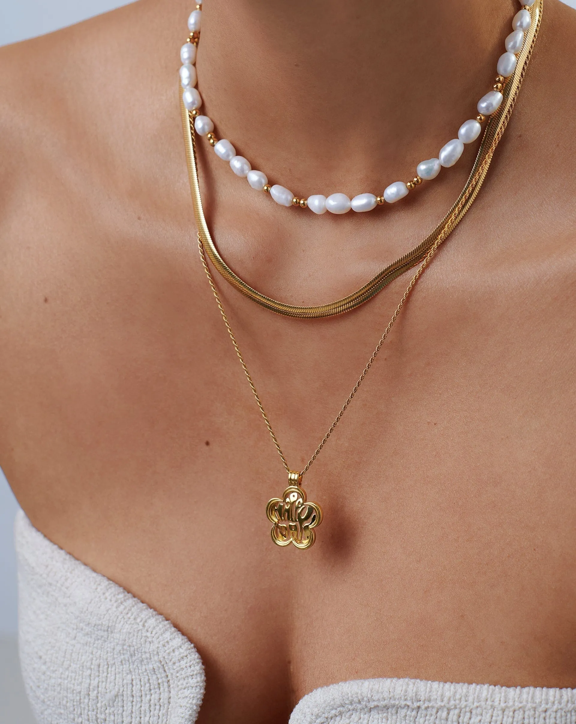 Good Vibes Pearl Choker