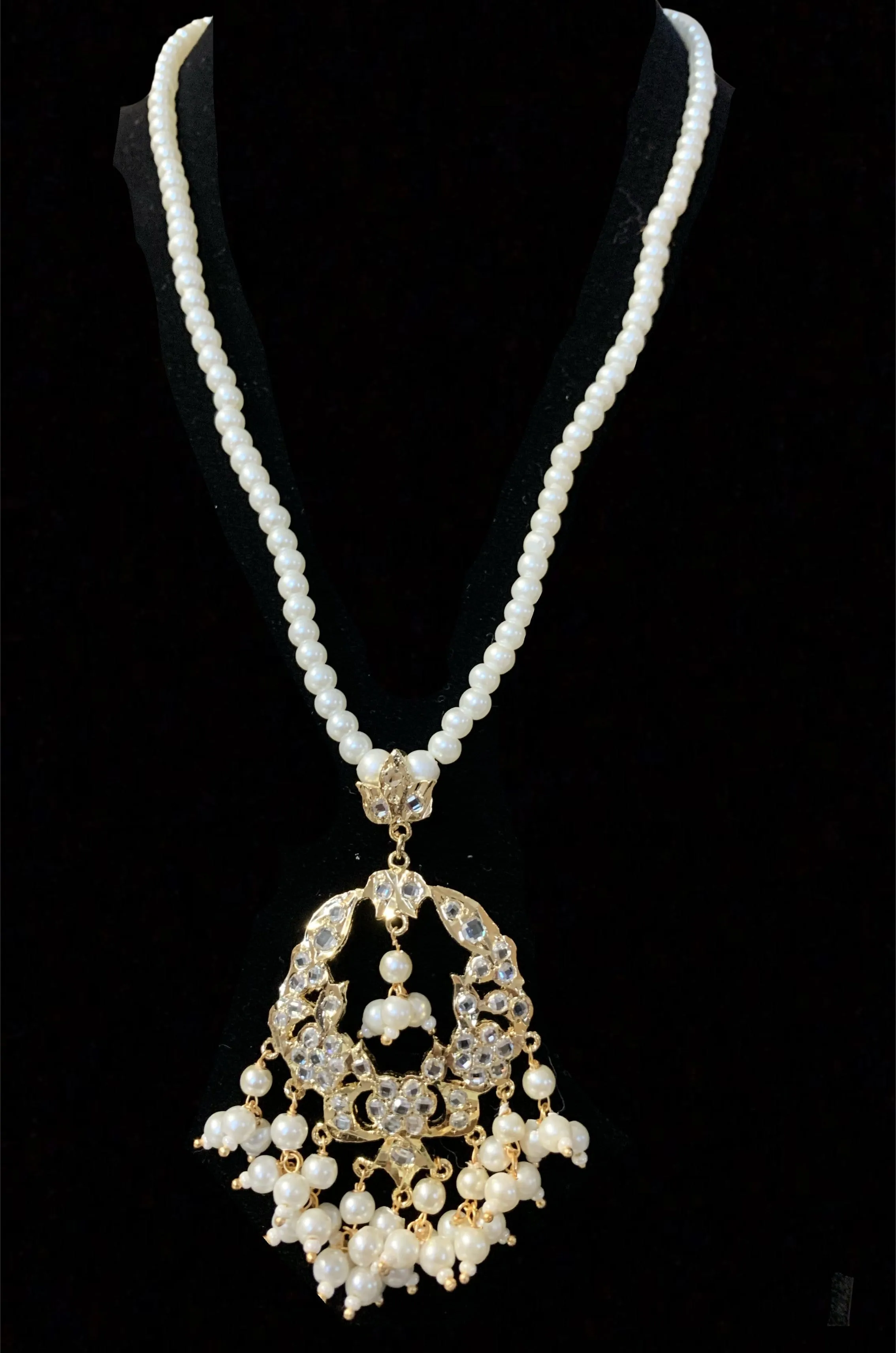 Madhuri pendant set in pearls ( SHIPS IN 4 WEEKS  )