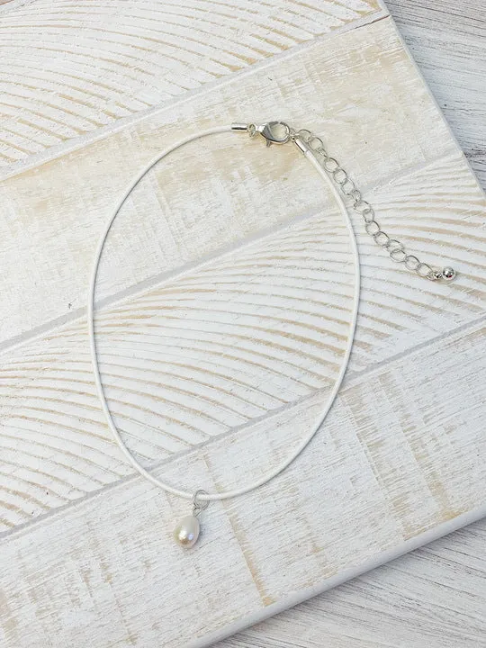 Single Pearl Leather Choker Necklace - White