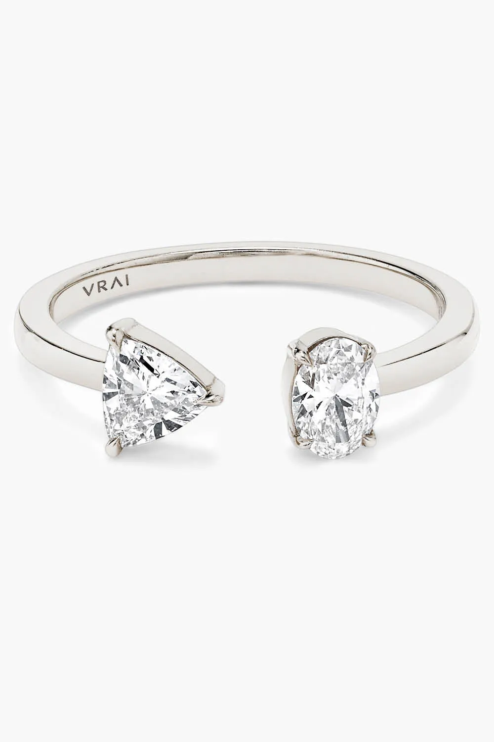 Elegant VRAI Mixed Cuff Ring in Luxurious White Gold - Stylish and Versatile Jewelry Piece